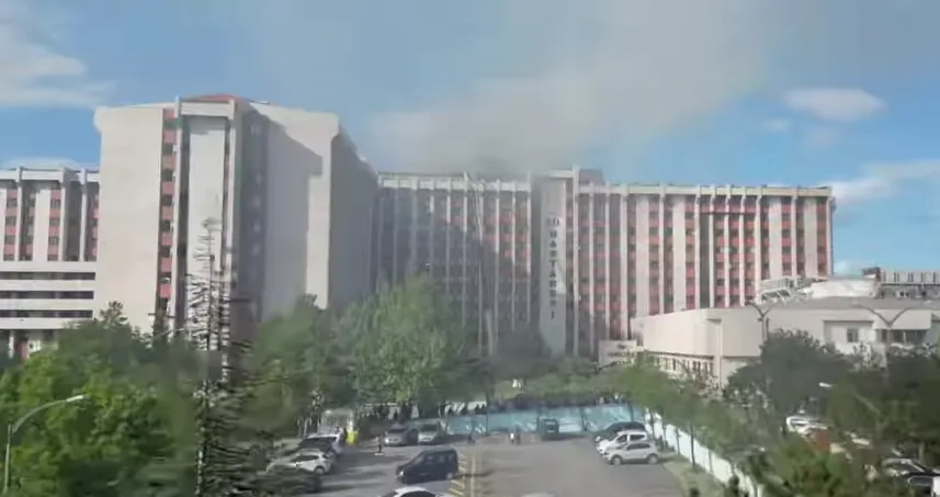 TRAKYA ÜNİVERSİTESİ HASTANESİ ÜZERİNE YILDIRIM DÜŞTÜ 
