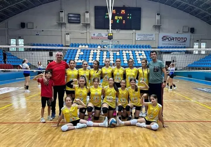  İPSALA SPOR MİDİ KIZLAR VOLEYBOL TAKIMI EDİRNE FİNALLERİ’NDE