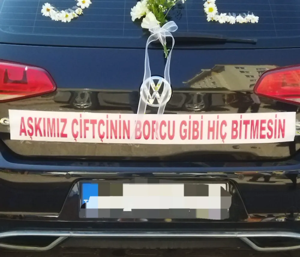 ÇİFTÇİNİN BORCU GİBİ AŞKIMIZ HİÇ BİTMESİN