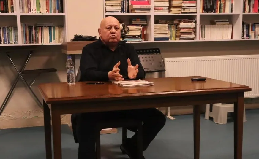 NURHAN IŞIKSEREN; DİJİTAL ÇAĞ DEMOKRASİYİ NEREYE TAŞIYOR?