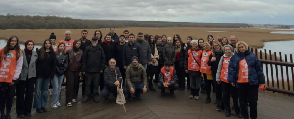 TOPRAK YOKSA SU DA YOKSA: TEMA