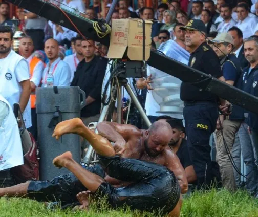 FİNAL HEYECANI TAVAN YAPARKEN, O SADECE GÖREVİNE ODAKLANDI