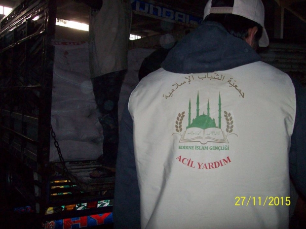 EDİRNE'DEN SURİYE'YE 4 KAMYON UN YARDIMI