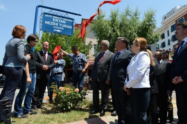  GÜRKAN’DAN ŞEHİT EMNİYET MÜDÜRÜNE VEFA