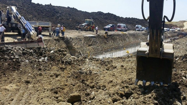 İPSALA HAMZADERE BARAJI SULAMA İNŞAATINDA 5 İŞÇİ GÖÇÜK ALTINDA KALDI.