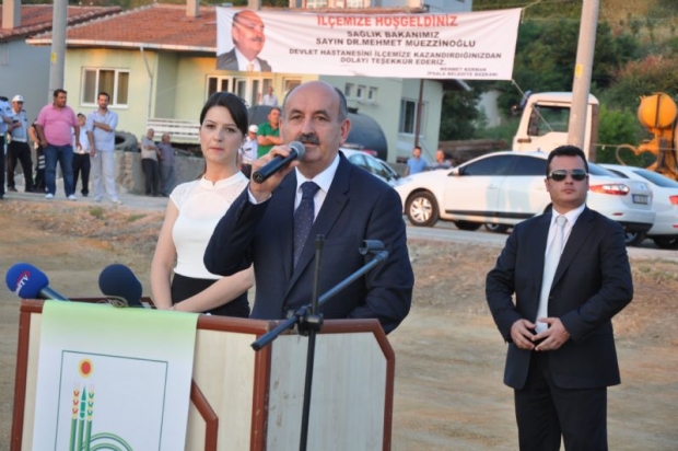 BAKAN MÜEZZİNOĞLU İPSALA'DA CAMİİ TEMELİ ATTI