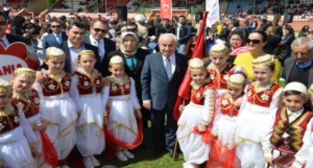 23 NİSAN COŞKUSU STADA SIĞMADI