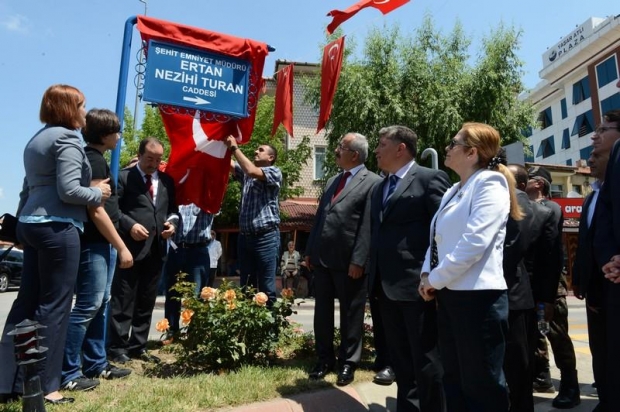  GÜRKAN’DAN ŞEHİT EMNİYET MÜDÜRÜNE VEFA