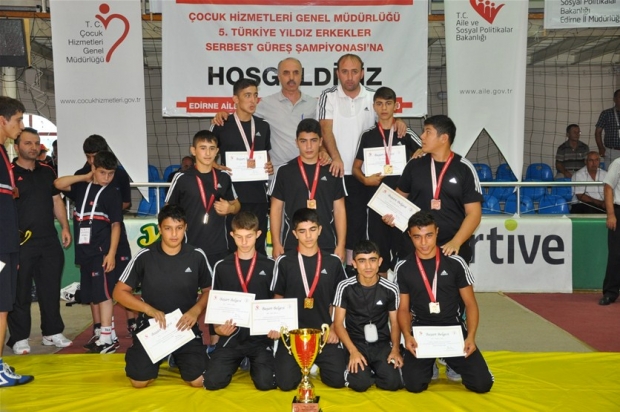 5. TÜRKİYE YILDIZ ERKEKLER SERBEST GÜREŞ ŞAMPİYONASI EDİRNE’DE YAPILDI