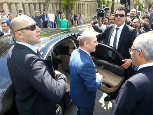 BAYRAKTAR,SEFÇİYE; PARTİLERİMİZİN AYRI OLMASI HİZMETE MANİ DEĞİL