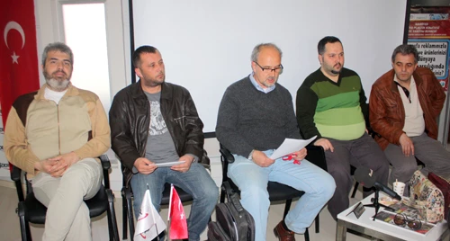 GAZETECİLERE YAPILAN ENGELLEMELERİ VE BASKILARI KINIYORUZ