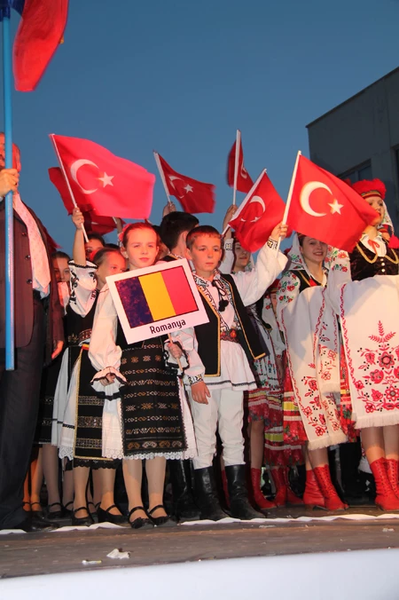 23 NİSAN COŞKUSUNU DOYASIYA YAŞADILAR