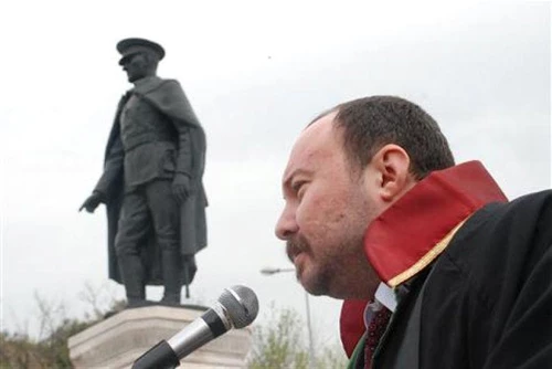 BARO BAŞKANI ÖZGÜR YILDIRIM, KAHVEYE; SOSYAL MEDYADAN CEVAP VERDİ
