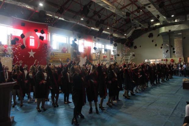 EDİRNE TİCARET LİSESİ 68. MEZUNLARINI VERDİ