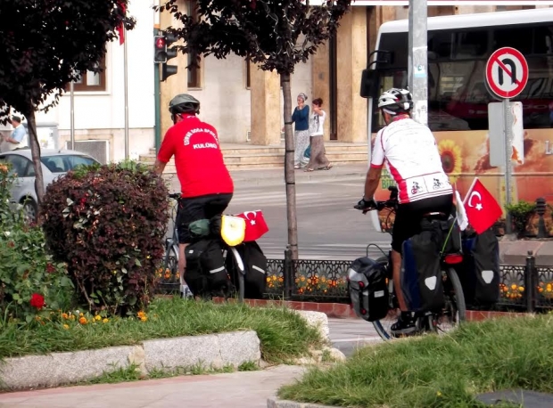 EDOSK'LU BİSİKLETÇİLER YUNANİSTAN VE GÜRCİSTAN’A PEDAL ÇEVİRİYOR
