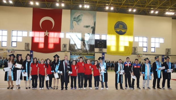  KIRKPINAR BEDEN EĞİTİMİ ve SPOR YÜKSEK OKULU MEZUNİYET TÖRENİ YAPILDI