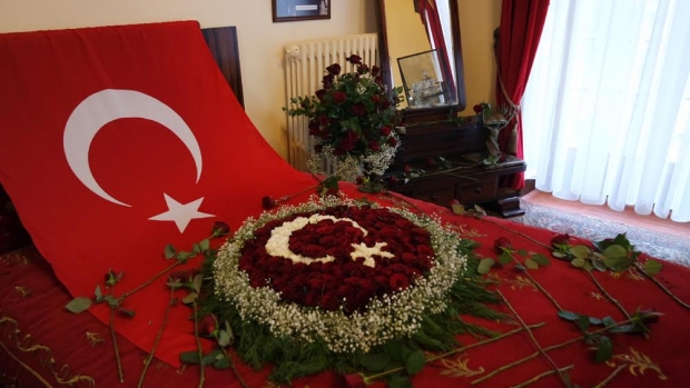 ATA’MIZI SAYGI VE ÖZLEMLE ANDIK