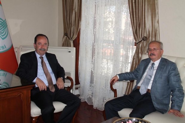 BELEDİYE BAŞKANI GÜRKAN MİSAFİRLERİNİ AĞIRLADI