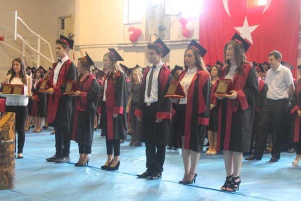 EDİRNE TİCARET LİSESİ 68. MEZUNLARINI VERDİ