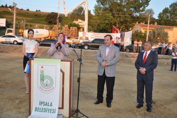 BAKAN MÜEZZİNOĞLU İPSALA'DA CAMİİ TEMELİ ATTI