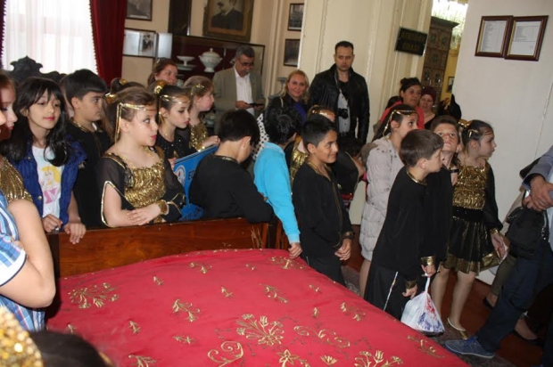 BAŞKANA MİNİKLERDEN BAYRAM ZİYARETİ