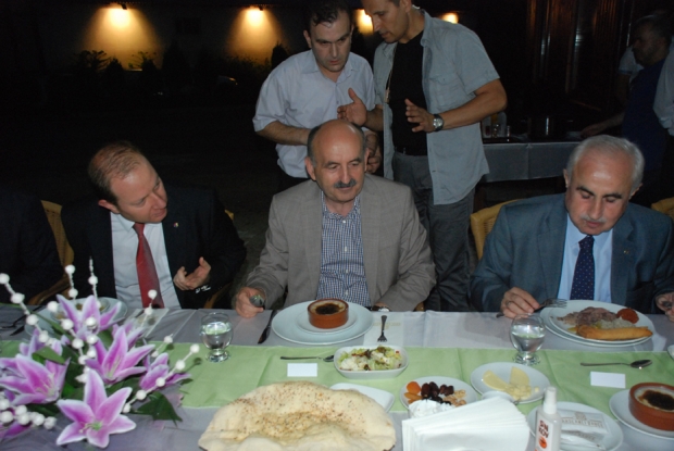 BAKAN MÜEZZİNOĞLU SEL BÖLGESİNDE İNCELEMELERDE BULUNDU