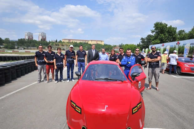 T. Ü. “PEHLİVAN ELEKTRAK” İLE KUPA ALIP DÖNDÜ