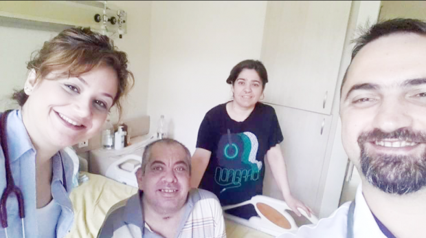 118 GÜN YOĞUN BAKIMDAN SONRA HAYATA DÖNDÜ