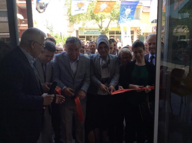 ENEZLİLER, AK PARTİ ADAYLARINI BAĞRINA BASTI