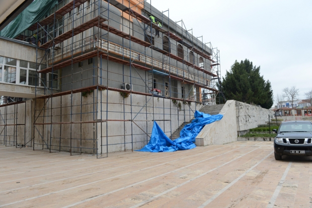 VALİ BEYE NE YAPIYORSUN DİYEN YOK!!!