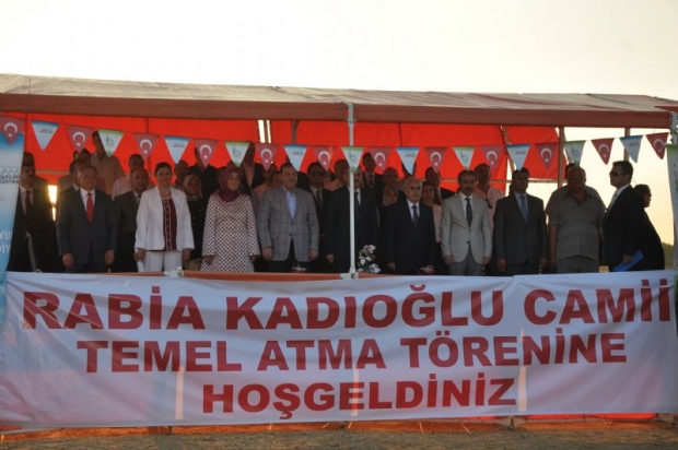 BAKAN MÜEZZİNOĞLU İPSALA'DA CAMİİ TEMELİ ATTI
