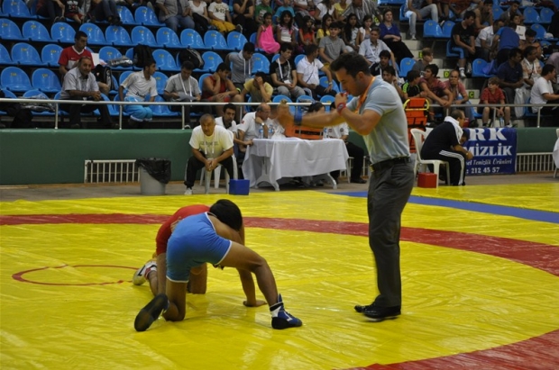 5. TÜRKİYE YILDIZ ERKEKLER SERBEST GÜREŞ ŞAMPİYONASI EDİRNE’DE YAPILDI