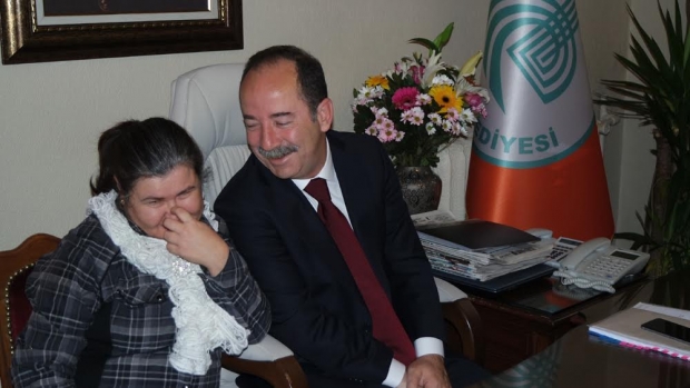 GÜRKAN, “YÜREKLERİMİZDEKİ SEVGİ HİÇ BİTMESİN”