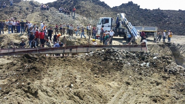 İPSALA HAMZADERE BARAJI SULAMA İNŞAATINDA 5 İŞÇİ GÖÇÜK ALTINDA KALDI.