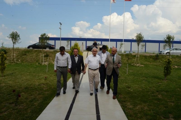 VALİ ŞAHİN, İNCELEMELERİNE DEVAM EDİYOR