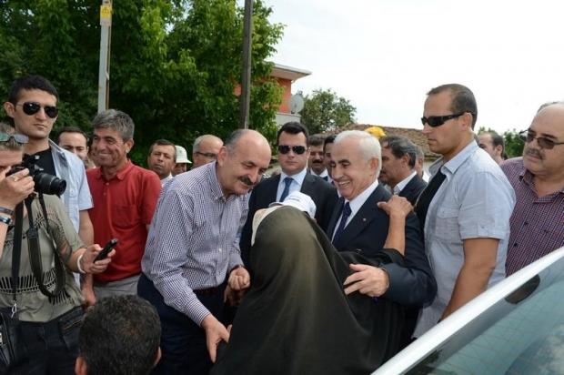 BAKAN MÜEZZİNOĞLU SEL BÖLGESİNDE İNCELEMELERDE BULUNDU