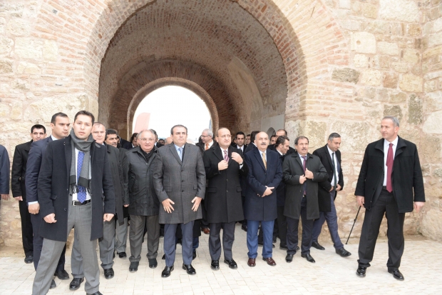 RESTEROSYONU BİTEN HASAN SEZAİ DERGÂHININ AÇILIŞINI GERÇEKLEŞTİRDİ