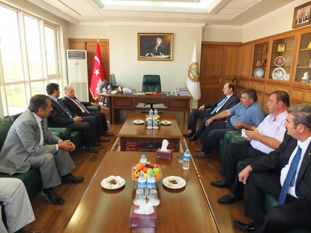 VALİ ŞAHİN ve BİTKİSEL ÜRETİM GENEL MÜDÜRÜ GÜMÜŞ BORSAYI ZİYARET ETTİ