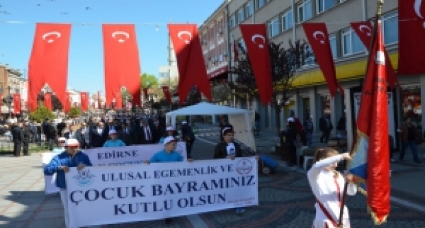 23 NİSAN COŞKUSU STADA SIĞMADI