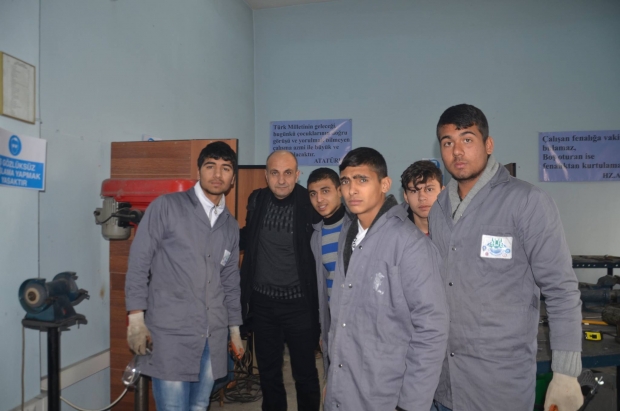 VALİLİK KIZANLAR DAYANIŞMA ATÖLYESİ KURDU.