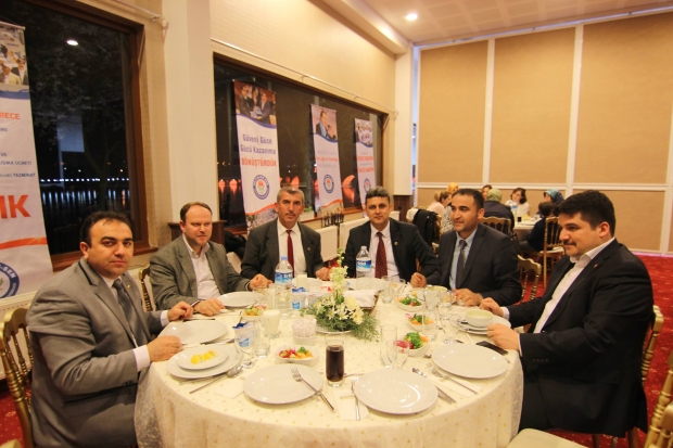 MEMUR SEN YEREL BASINLA BİR ARAYA GELDİ…