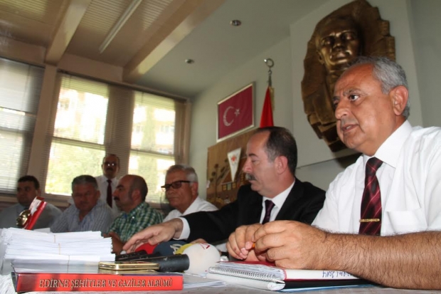 “ŞEHİDİNİZ BURADA” 5003 ŞEHİDİN AİLESİNE MEKTUP YAZILDI