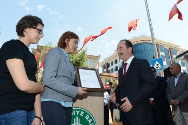  GÜRKAN’DAN ŞEHİT EMNİYET MÜDÜRÜNE VEFA