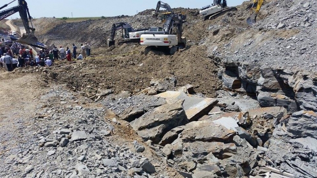 İPSALA HAMZADERE BARAJI SULAMA İNŞAATINDA 5 İŞÇİ GÖÇÜK ALTINDA KALDI.