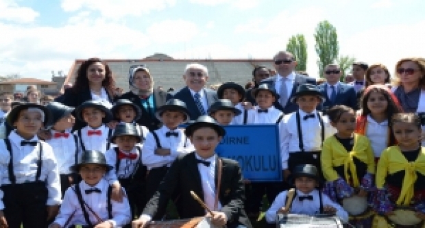 23 NİSAN COŞKUSU STADA SIĞMADI